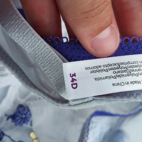 Adore Me Bra and Underwear Set - Picture 5 of 9